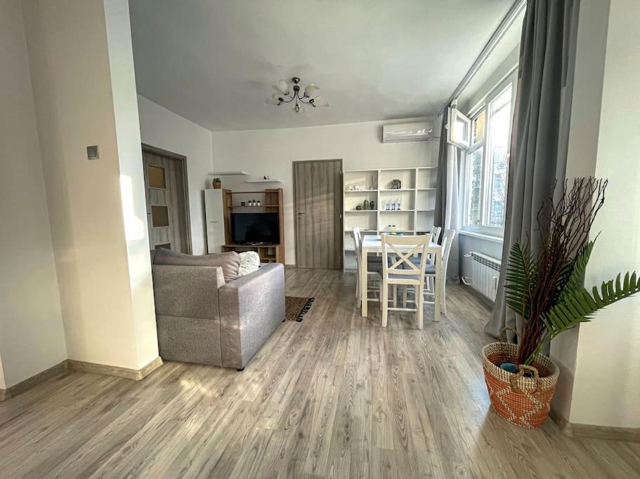 A Flat For A Great Start Apartment *